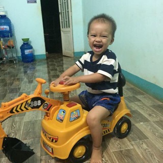 Xe Cẩu Chòi Chân Cho Bé Yêu