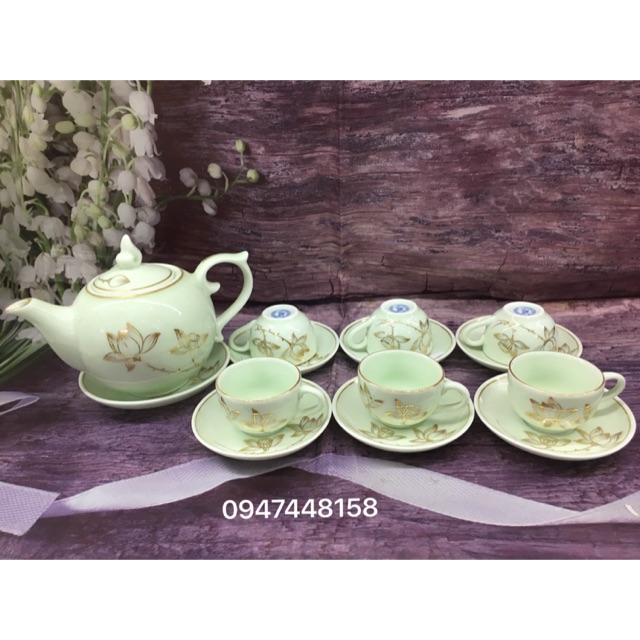 Bộ ấm chén men ngọc vẽ sen vàng