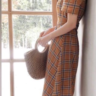 Đầm caro nâu cột nơ eo