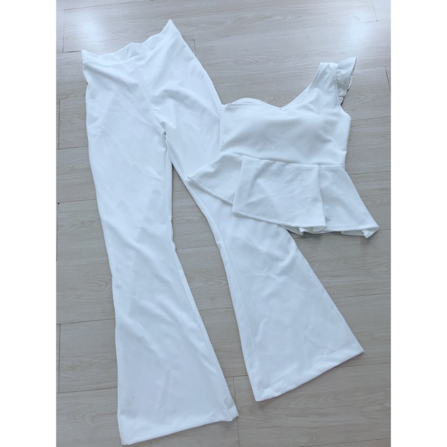 Set áo lệch vai quần ống loe