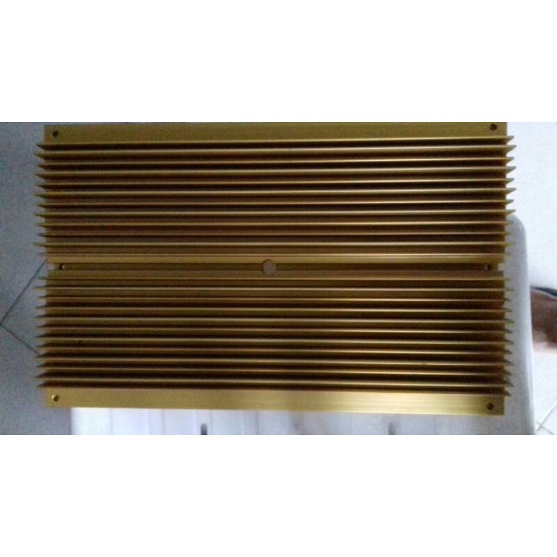 Nhôm tản nhiệt tháo máy , kích thước 22cm x 32cm .