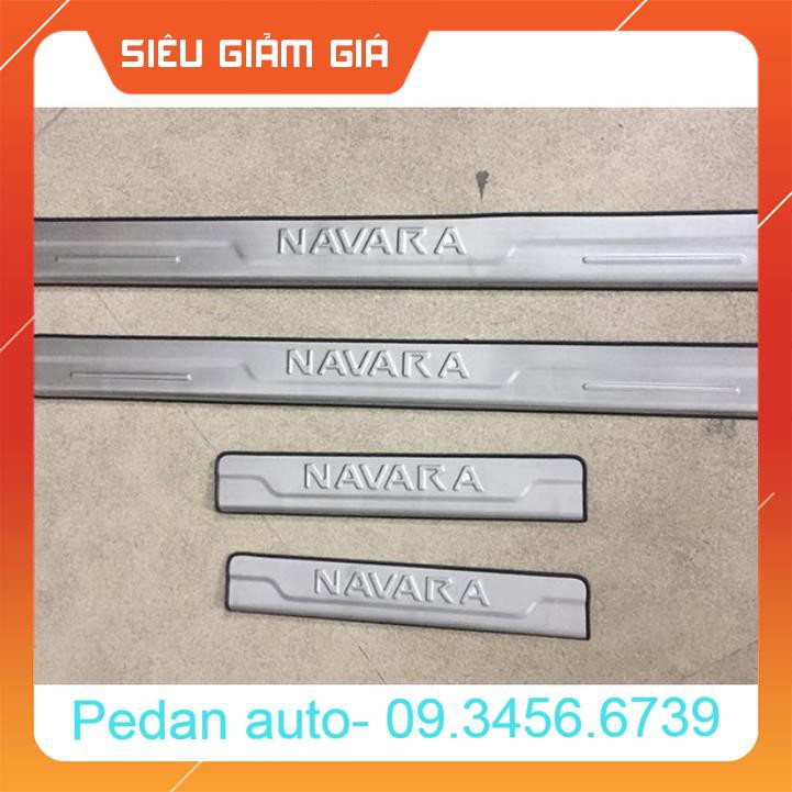 Ốp Bậc Cửa Cho Xe Nissan Navara 2016 đến 2020 Mâu Inox ko gỉ