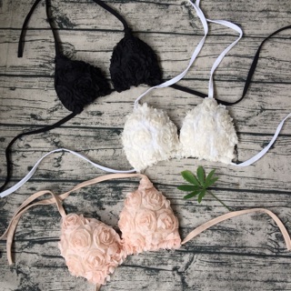 Bikini tam giác hoa nổi