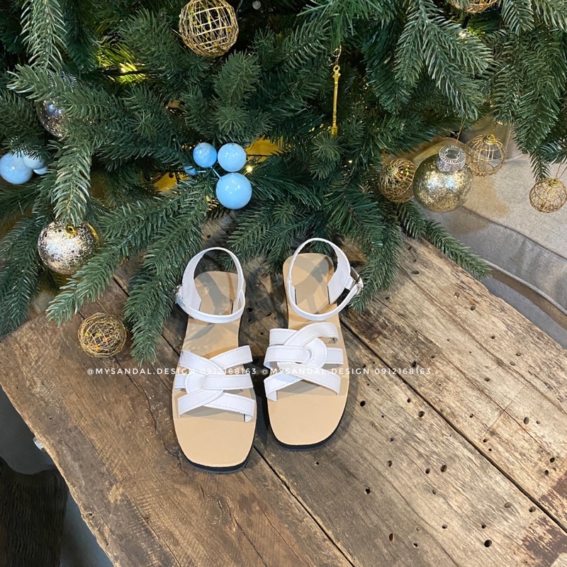 Giày Sandals đế bằng quai kiểu form đế vuông kiểu dáng Hàn Quốc phong cách nhẹ nhàng