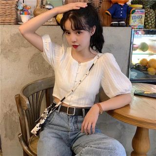 Áo kiểu có cúc