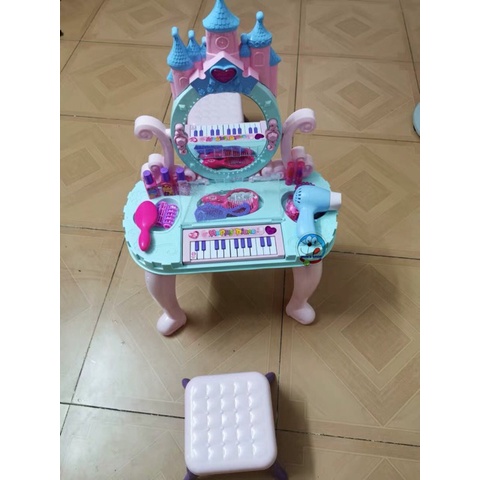 (Mời sỉ) Đồ chơi bàn trang điểm công chúa cỡ đại dùng pin, có âm thanh, ánh sáng