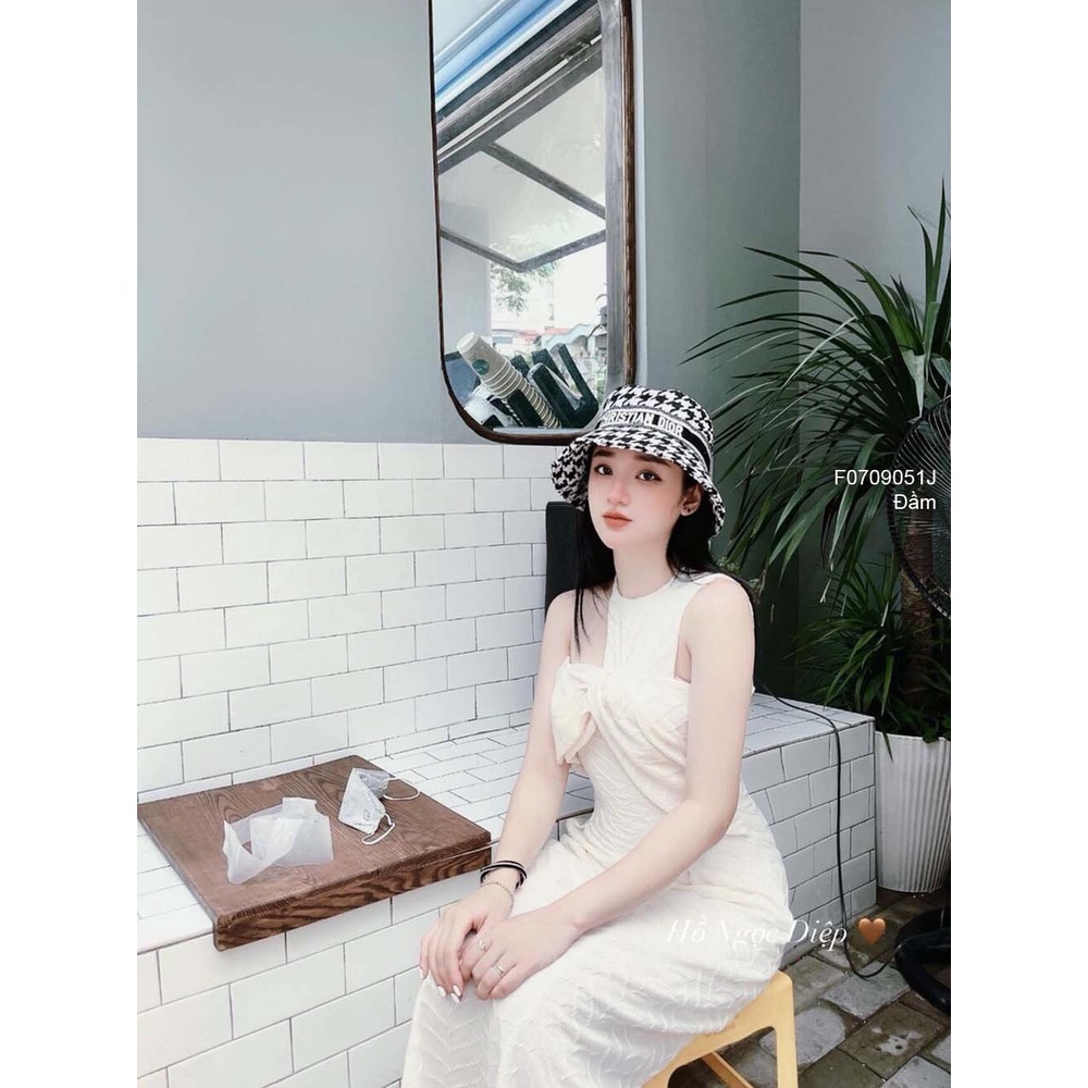Đầm xòe thun vân nổi vạt ngực dáng dài kiểu khoét bên vai sang xỉu