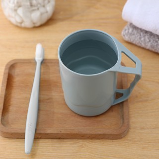 Cốc đựng bàn chải đánh răng đa năng