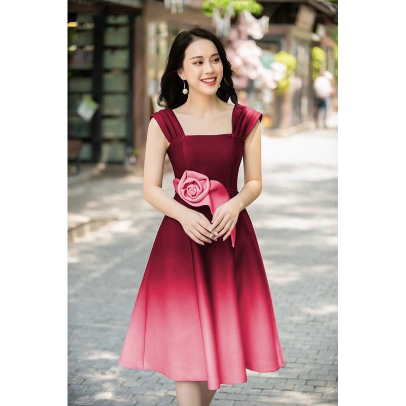 ĐẦM XOÈ OMBEF ĐÍNH HOA EO