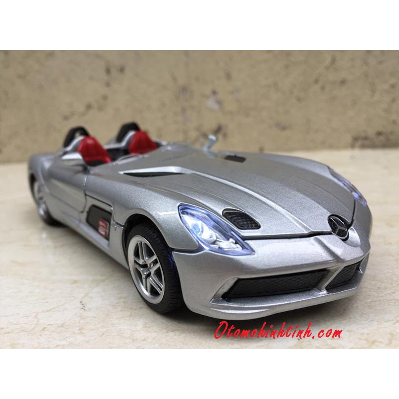 Mô hình xe ô tô Mercedes SLR Stirling Moss 1:32