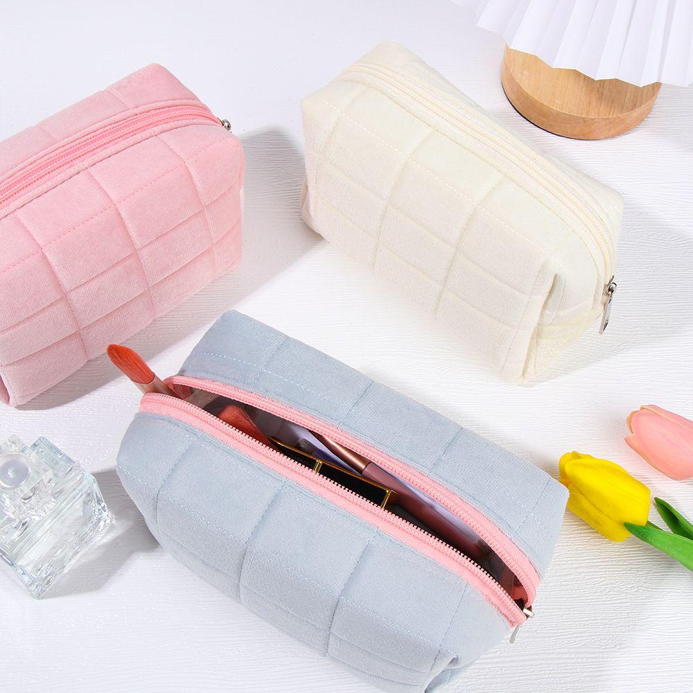 Túi Nhung Đựng Mỹ Phẩm Màu Sắc Xinh Xắn Tiện Dụng