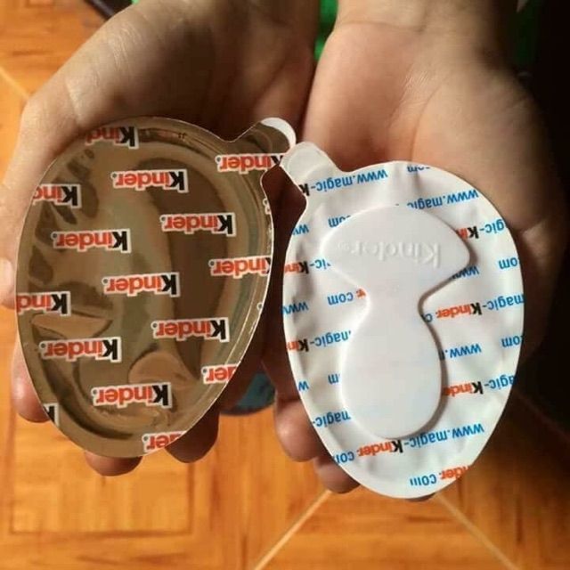 Trứng socola Kinder Joy nam/ nữ có đồ chơi