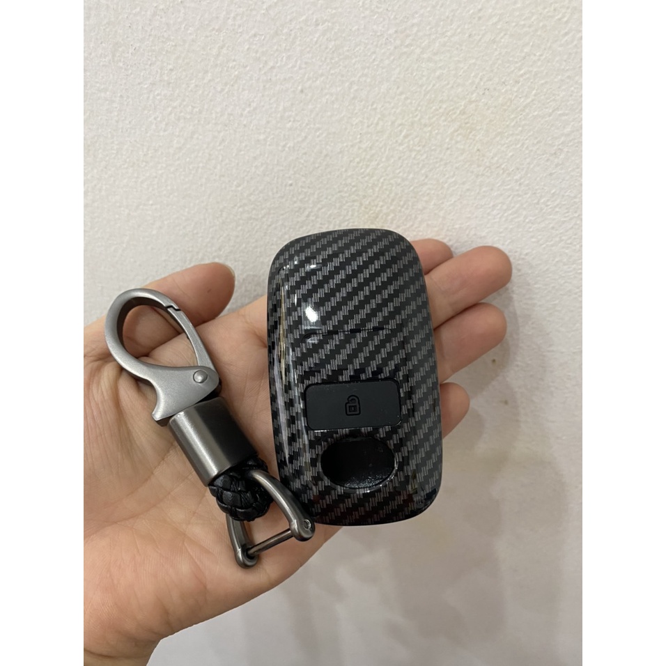 Ốp chìa khóa carbon xe Raize, Toyota Veloz, Avanza kèm móc treo mẫu carbon cao cấp MCB