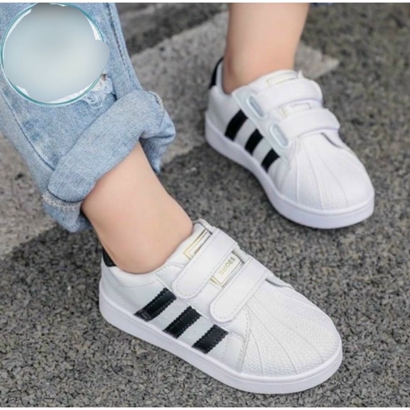 Giày thể thao 3 sọc cho bé trai, bé gái