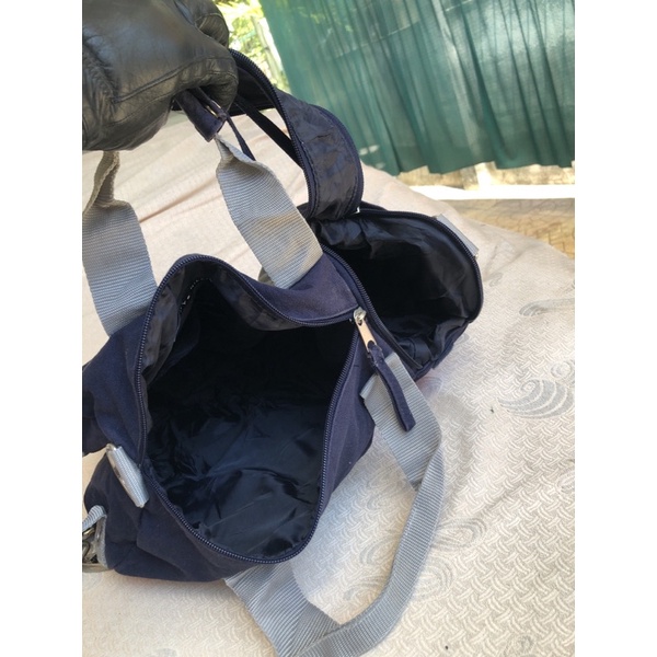 Túi chuẩn si. túi qua sử dụng .khách vui lòng xem hình nếu muốn biết thêm thông tin sản phẩm mời khách vô chat . Thanks.