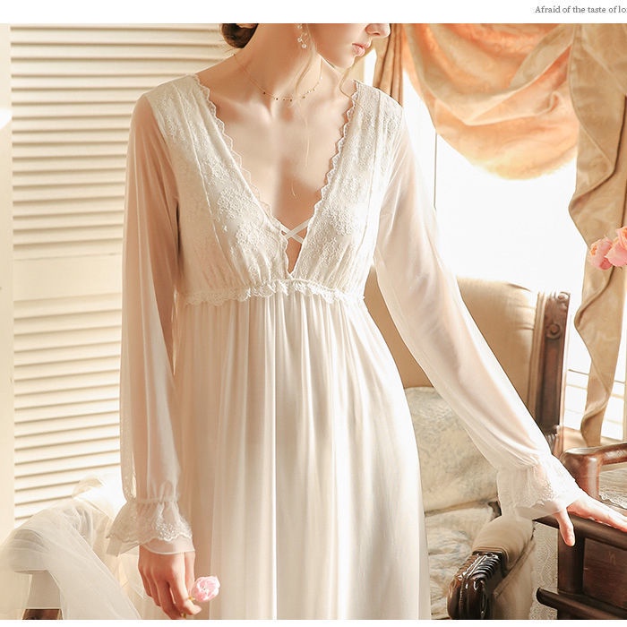 Đầm ngủ tay dài chất lụa phong cách retro Pháp thời trang quyến rũ cho nữ