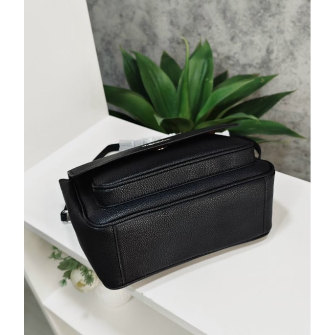 Túi COAC.H Klare Crossbody 25 da mịn cực sang