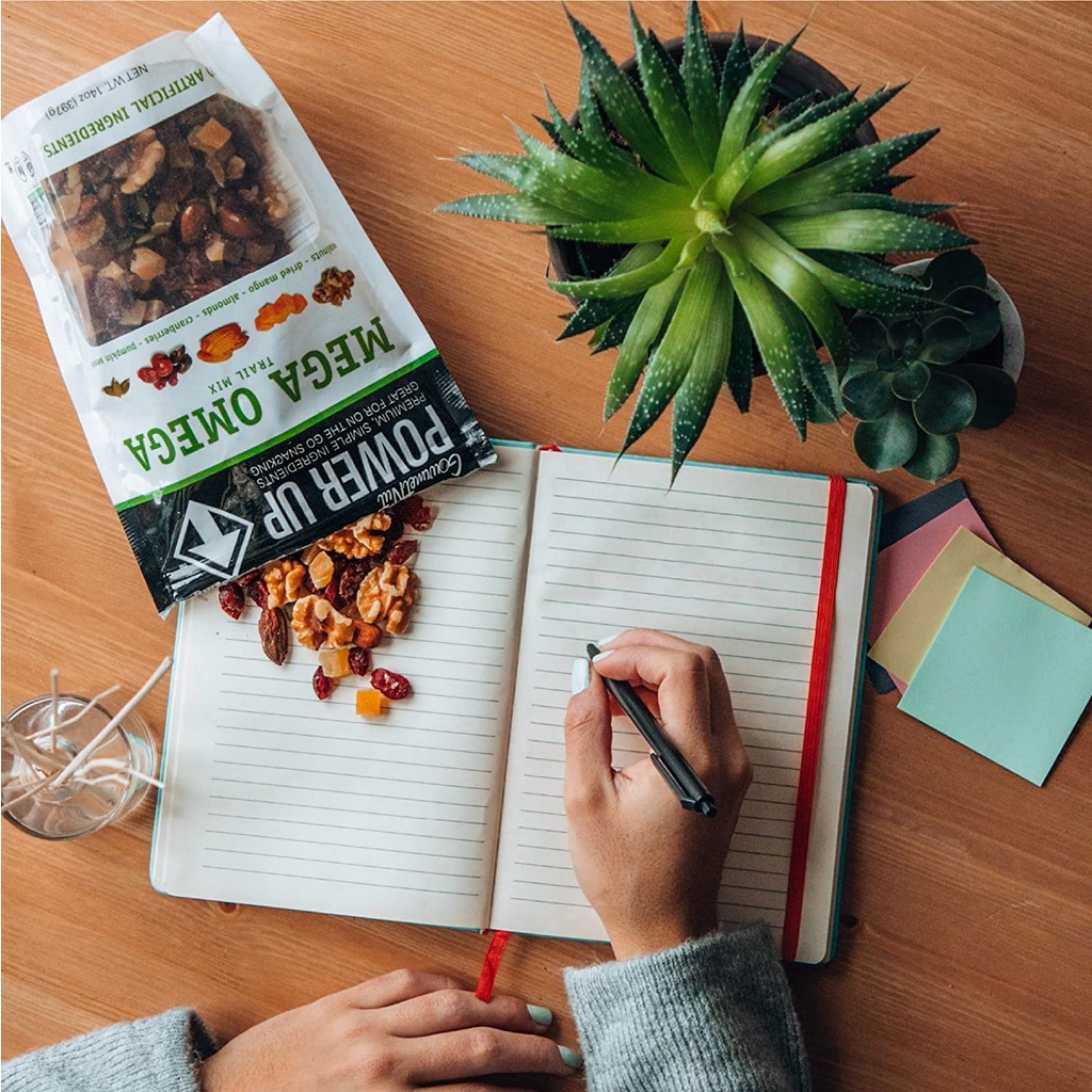 Date 10/2024. hỗn hợp hạt sấy khô dinh dưỡng Trail Mix
