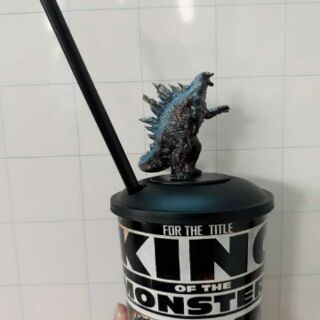 Ly + topper Godzilla