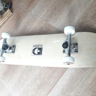 Ván trượt skateboard nhám Canada