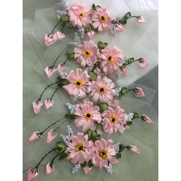 Hoa ruy băng kết áo mẫu cúc đồng tiền