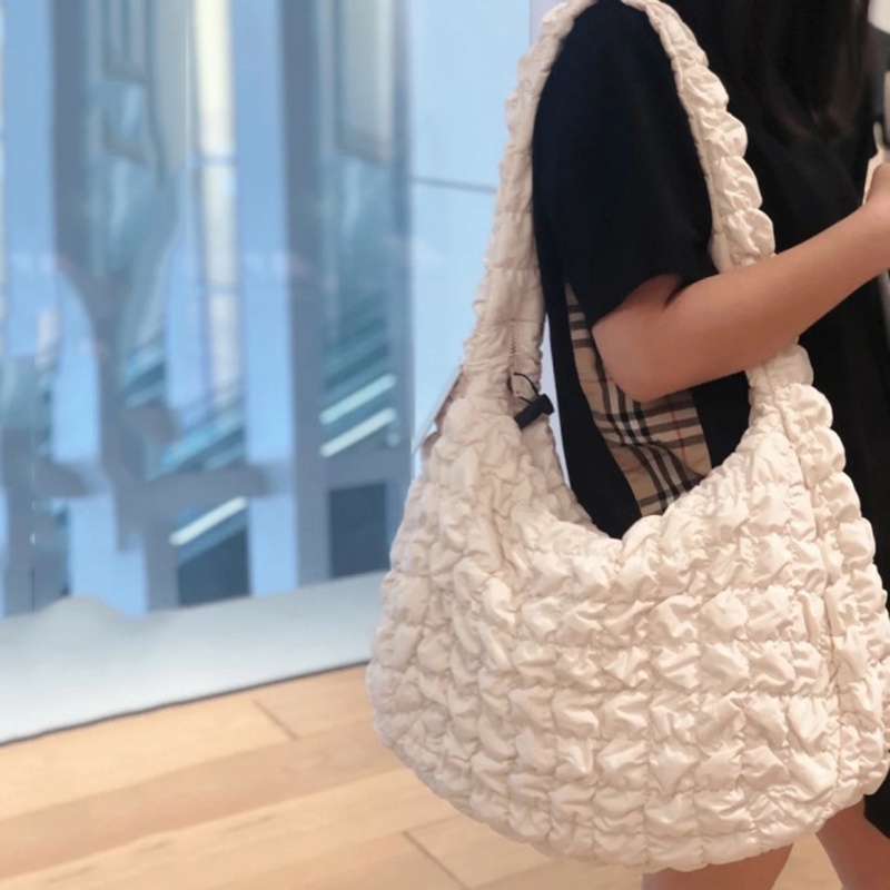 Túi đeo chéo size lớn phao nổi trendy