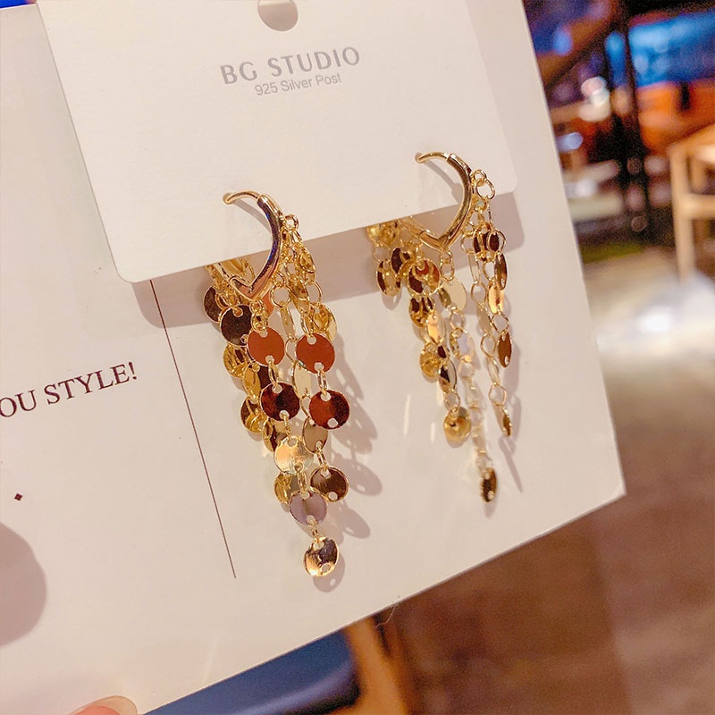 Khuyên Tai Kim Loại Dáng Dài Đính Kim Sa Tua Rua Phong Cách Thời Trang Hàn Quốc Mới 2022 Cho Nữ