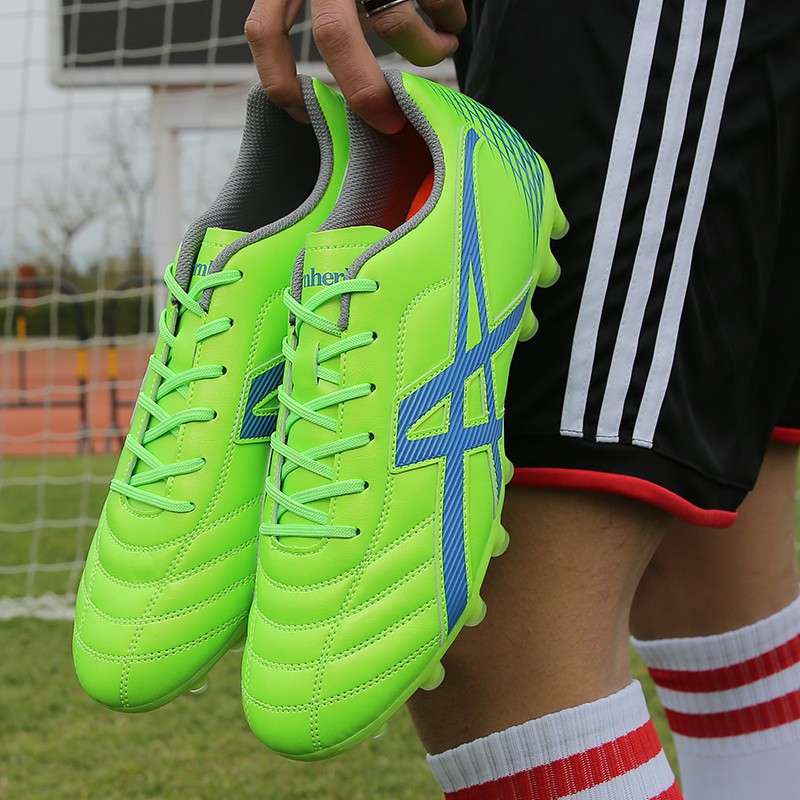Giày đá bóng chuyên nghiệp cho thanh niên phù hợp với sân cỏ tự nhiên size 35- 45