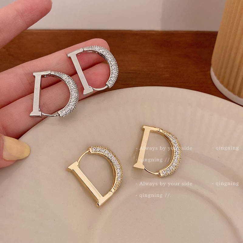 DREJEW Khuyên tai mạ vàng đính đá zircon in chữ D phong cách đồng quê thời trang