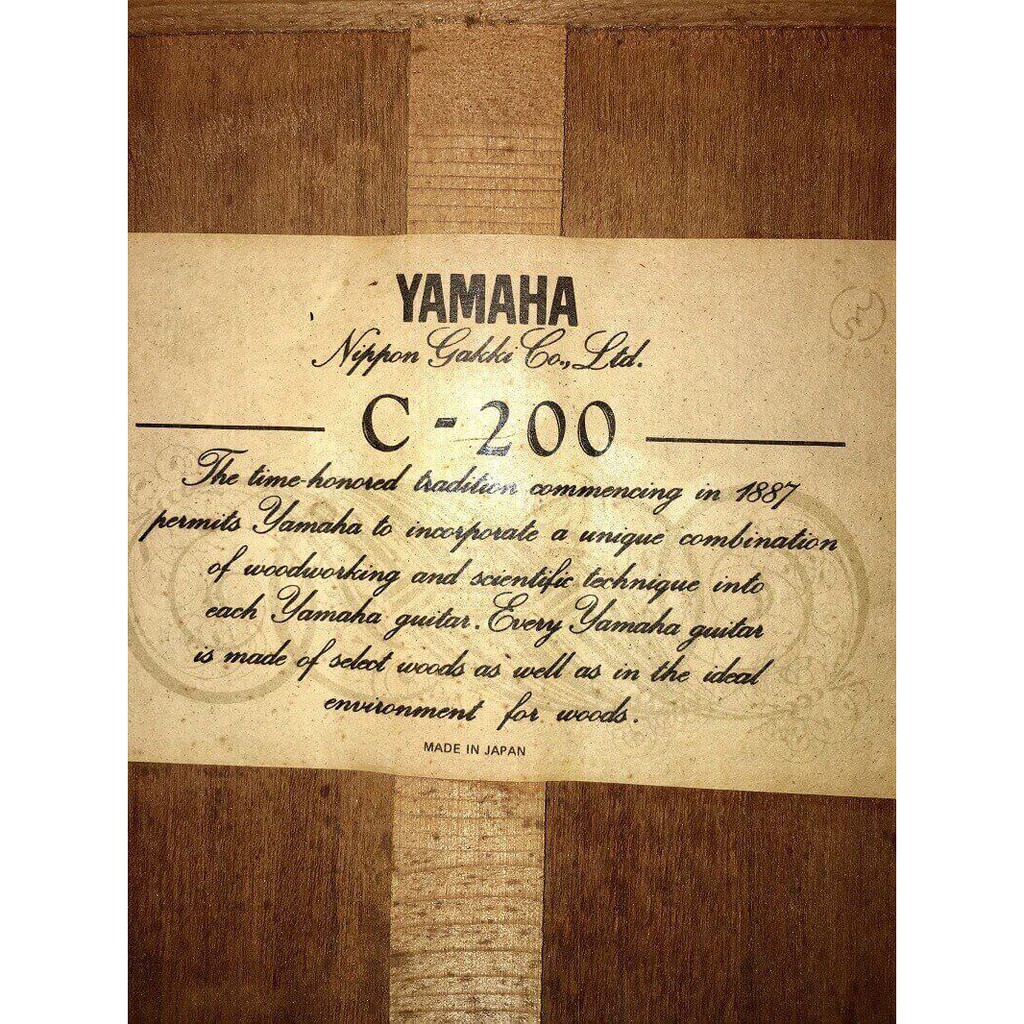 Guitar Classic Yamaha C200