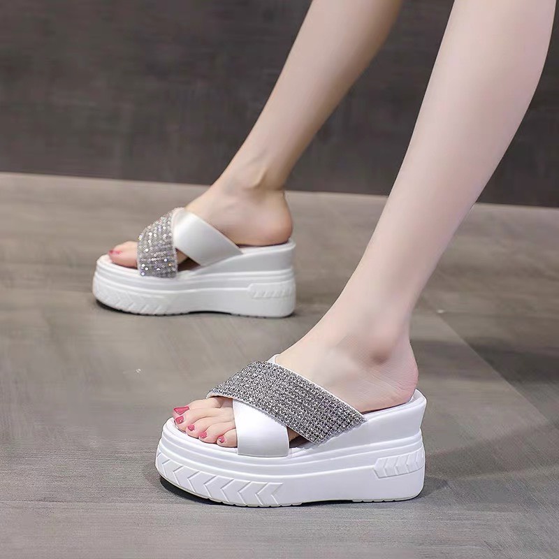 Dép xuồng nữ đế cao 7 phân quai đá chéo