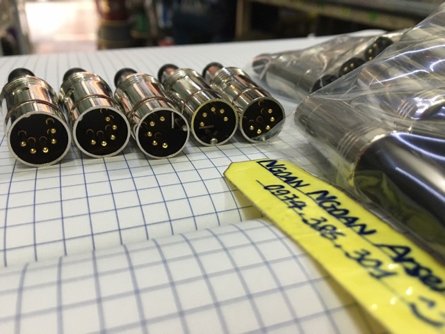 Jack rắc loa MIDI  5 chân, 7 chân chuẩn Đức. báo giá 1 cái