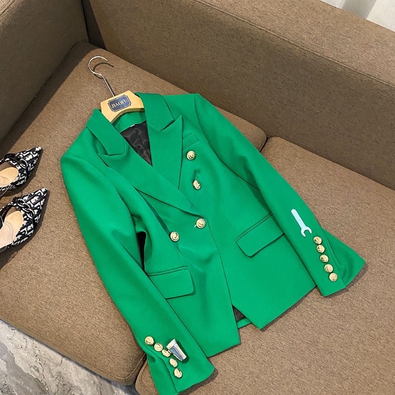 + Vest/ Blazer là item không thể thiếu trong tủ đồ thu đông của nàng bởi sự trẻ trung, phong cách, mix match đa dạng