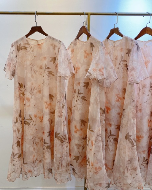 [Mã FATHANG5 giảm 10K đơn 50K] Đầm tơ hoa dáng chữ A | BigBuy360 - bigbuy360.vn