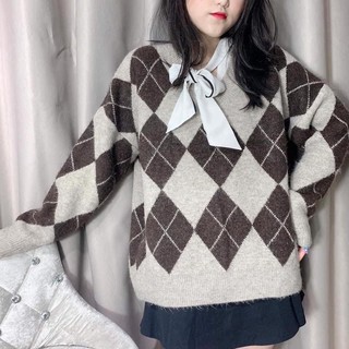 áo len chốt trên live