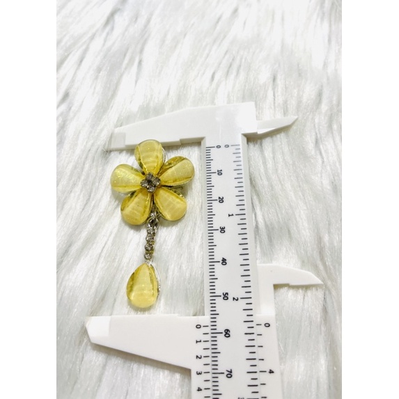 Cài áo xinh. Có 3 kiểu