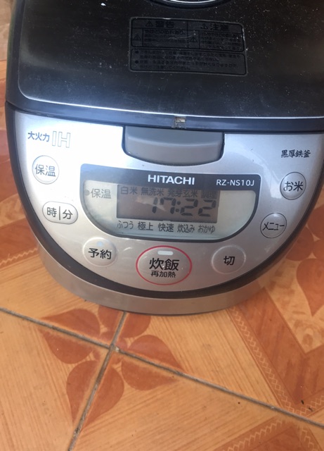 Nồi cơm điện nhật bãi HITACHI RZ-NS10J cao tần