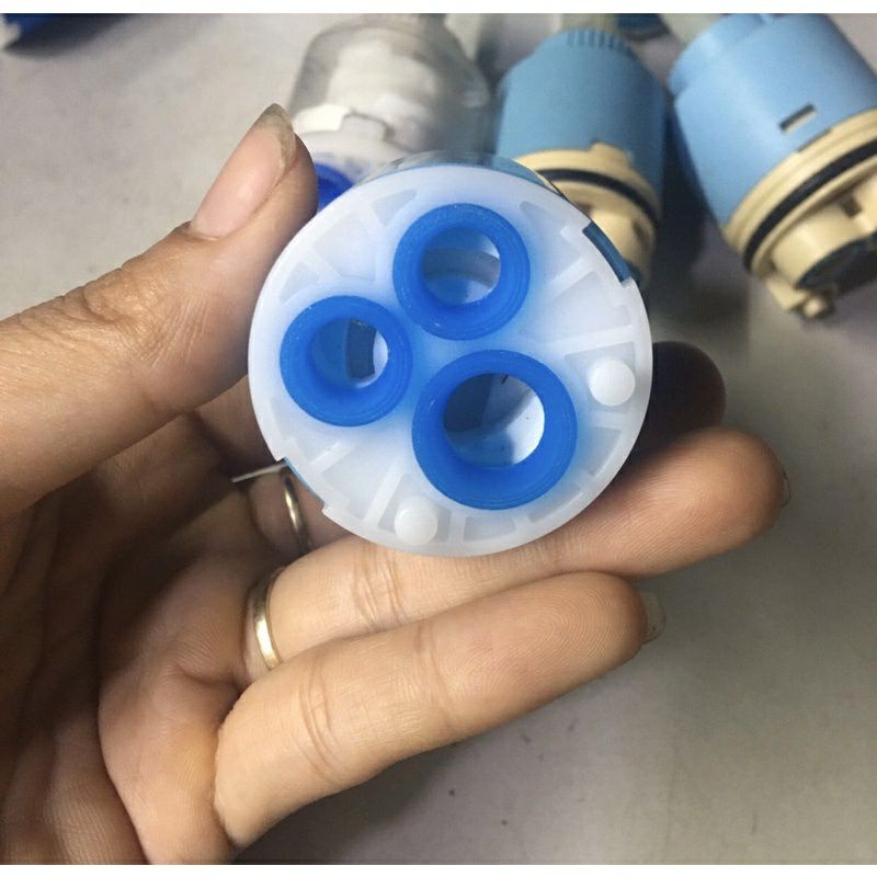 ÓC SEN CHIA NƯỚC VÒI TẮM NÓNG LẠNH LÕI SEN THAY THẾ