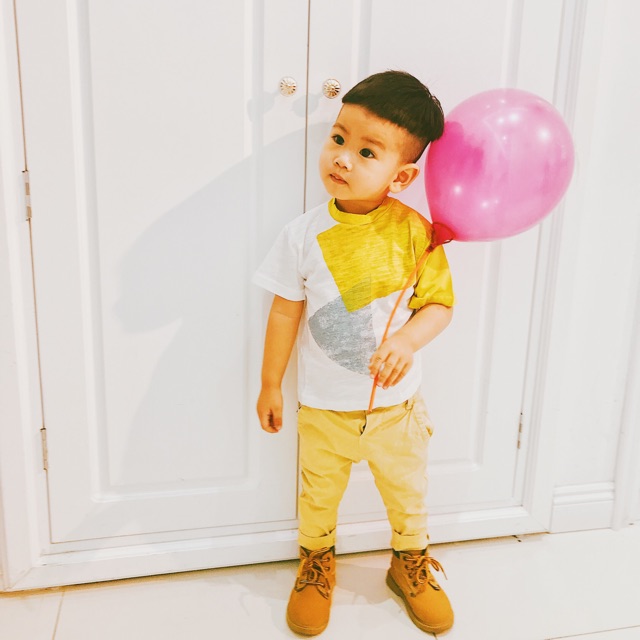 2 SET ĐỒ TRẺ EM