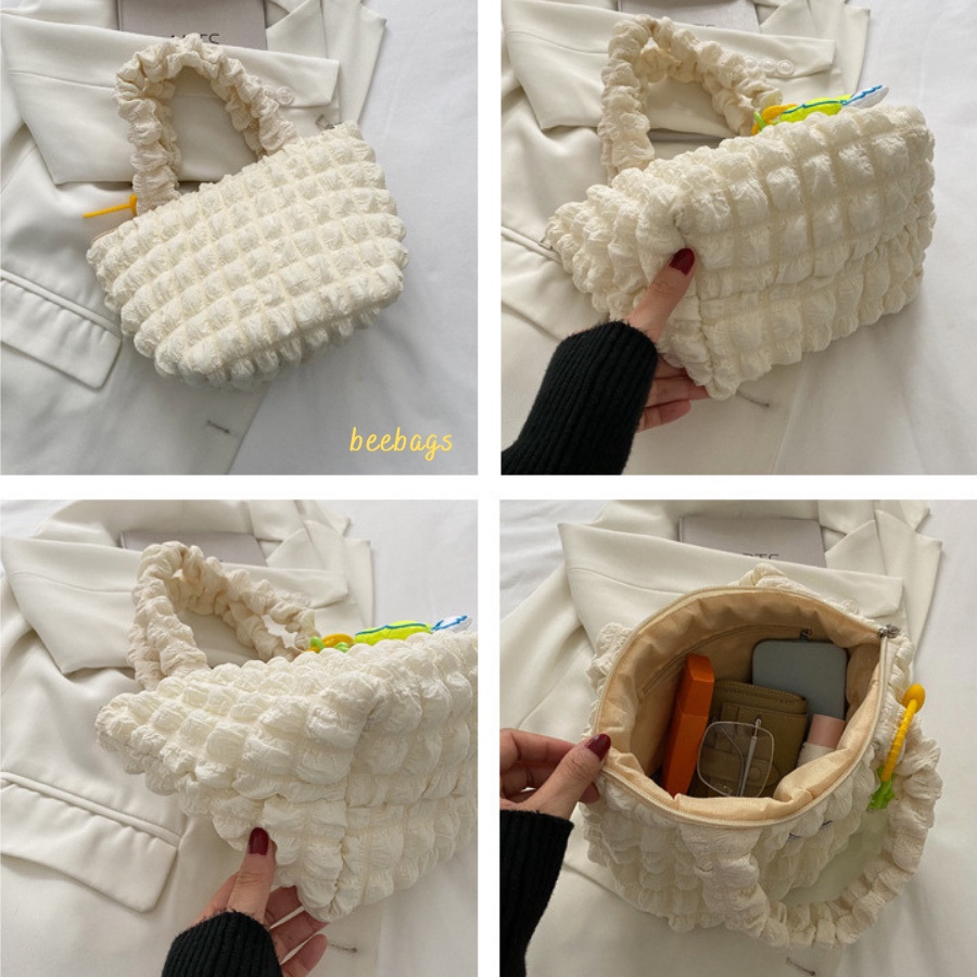 Túi Đeo Vai Vải Xốp Kèm Móc Khóa Xinh Xắn Màu Trắng Và Đen | TX40 | Túi Vải Cầm Tay Phù Hợp Mọi Outfit Đi Chơi, Cafe