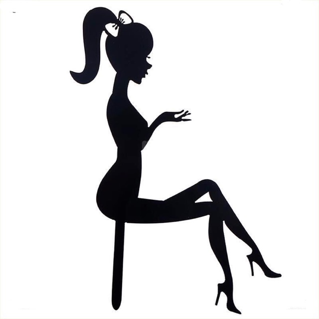 Phụ kiện cắm trang trí bánh kem hình thiếu nữ màu đen