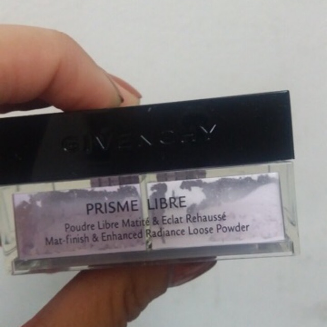 Phấn phủ bột có màu Givenchy
