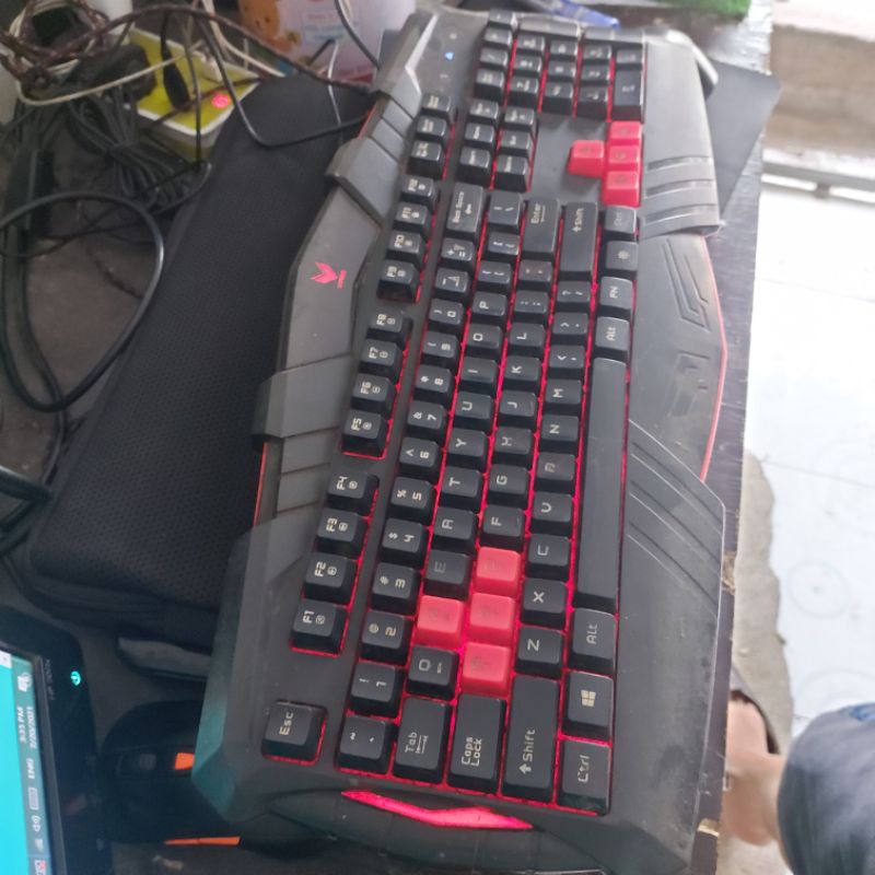Bàn phím game cao cấp VPro V151 liệt 1 vài phím các phím khác sử dụng ok dây dù chống nhiễu