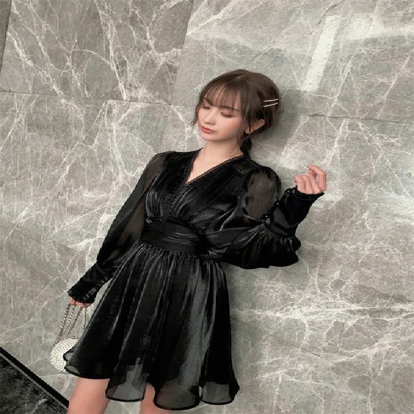 Xuân mới 2021 thương hiệu thời trang Thái Lan tính khí sexy satin eo nhỏ hở lưng váy dài tay kiểu Pháp