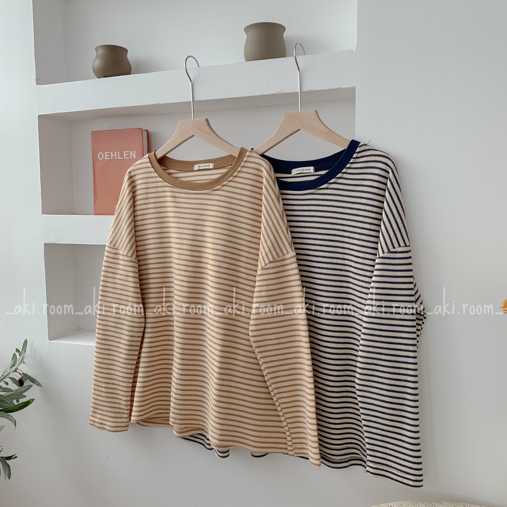 Áo len móc kẻ ngang viền cổ