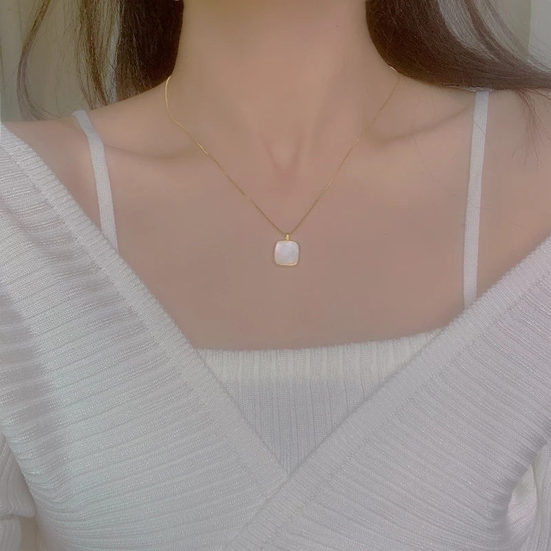 Vòng cổ Mặt Vuông Đơn Giản Thanh Lịch Thời Trang Cho Nữ