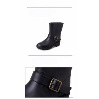 Giày boot nữ đi mưa màu đen chống thấm