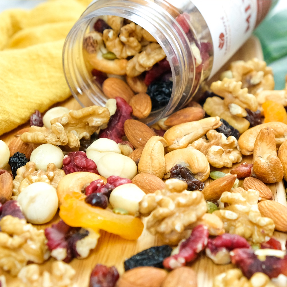 Hạt mix dinh dưỡng TANU NUTS granola mixed nuts 8 loại hạt điều, óc chó, hạnh nhân, macca, bí xanh, nho khô, việt quất