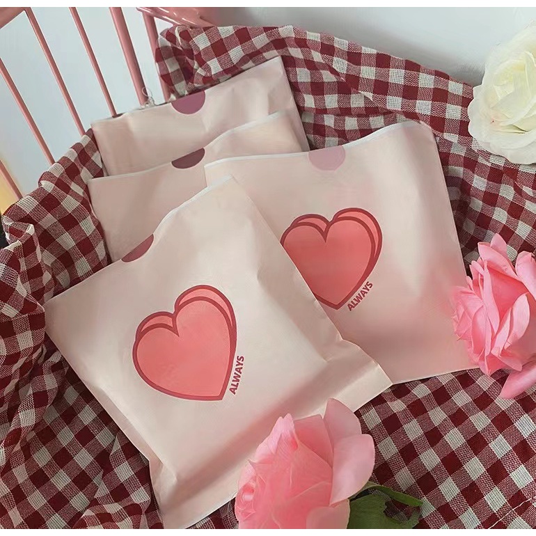 Set 10 giấy vuông gói kẹo họa tiết trái tim/ ruy băng màu hồng xinh xắn làm quà tặng