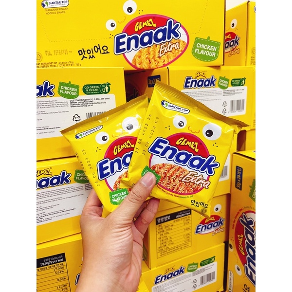 Snack mì trẻ em Enaak Indonesia vị gà truyền thống thùng 24 gói x 30g